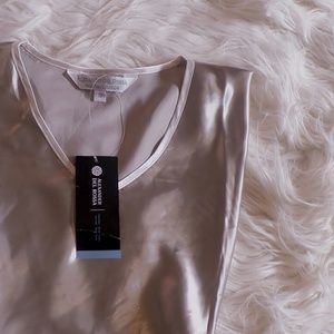 NWT Light Pink Girly V-Neck T-shirt